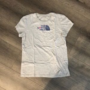 Cute north face t-shirt
